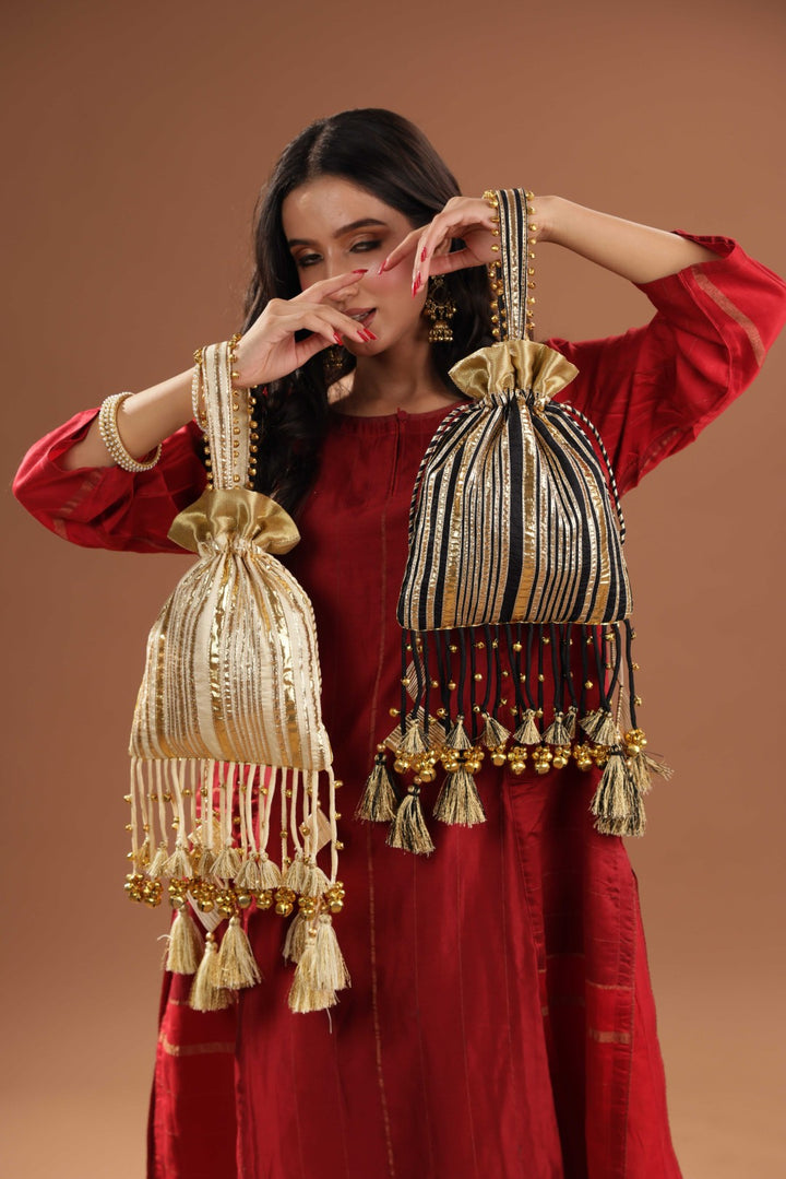 SUNEHRI ZARIYA POTLI