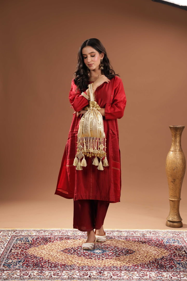 SUNEHRI ZARIYA POTLI