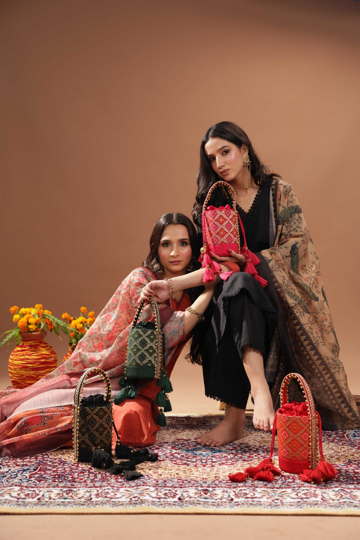 RAJSI BUCKET BAG