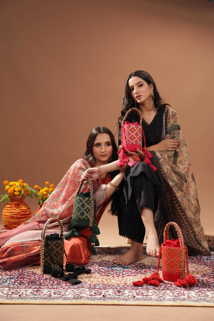 RAJSI BUCKET BAG