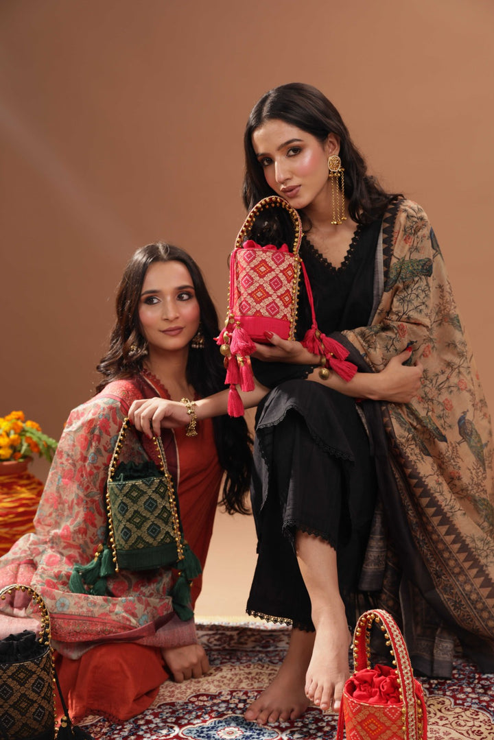 RAJSI BUCKET BAG