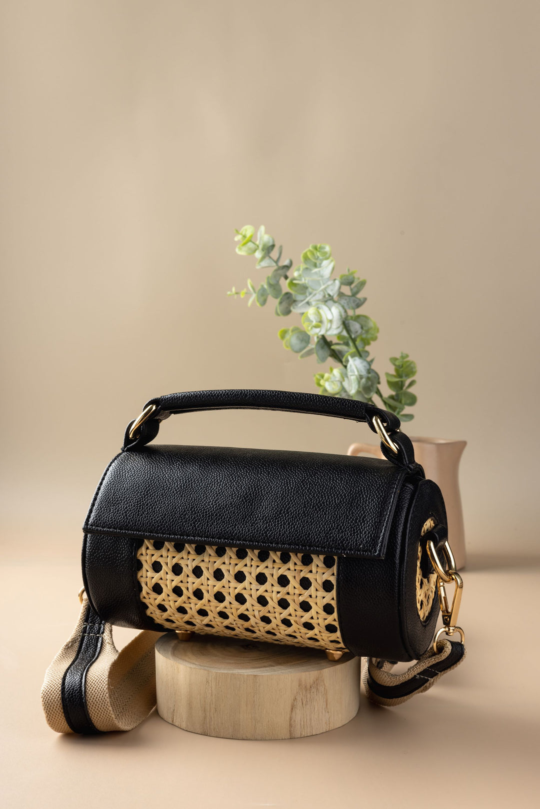 Classic Black Meadow Roller Clutch