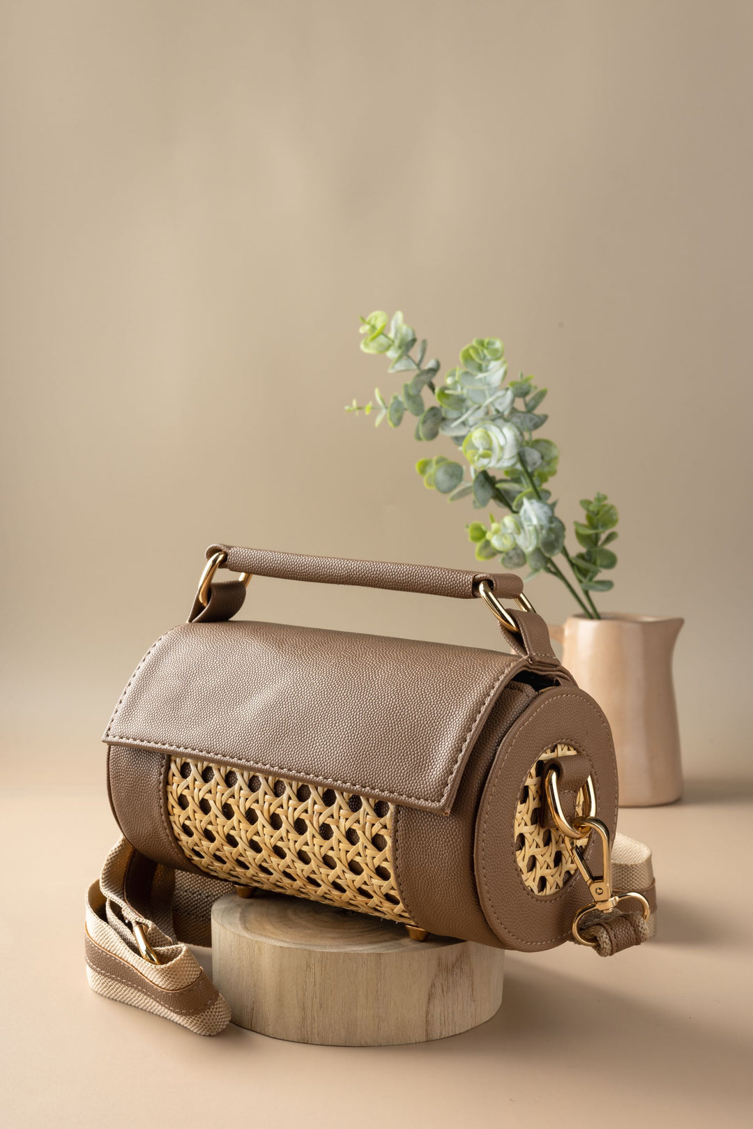 Tan Meadow Roller Clutch