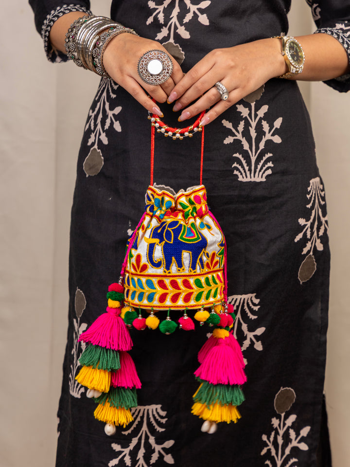 Jhilmil Potli