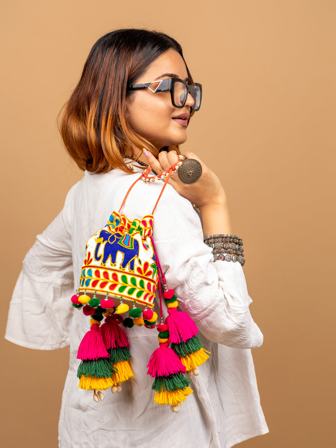Jhilmil Potli